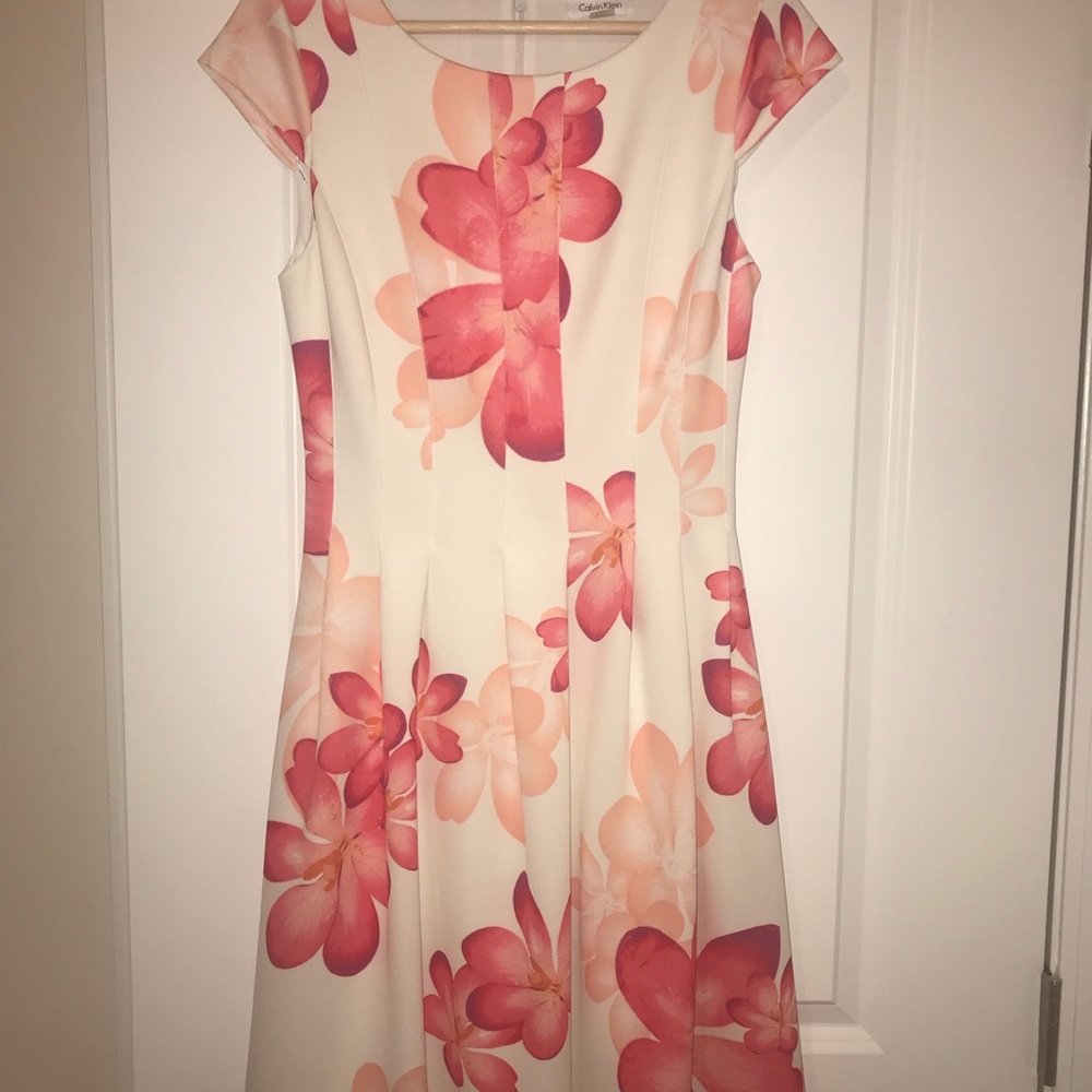 Calvin Klein dress with Pockets!!